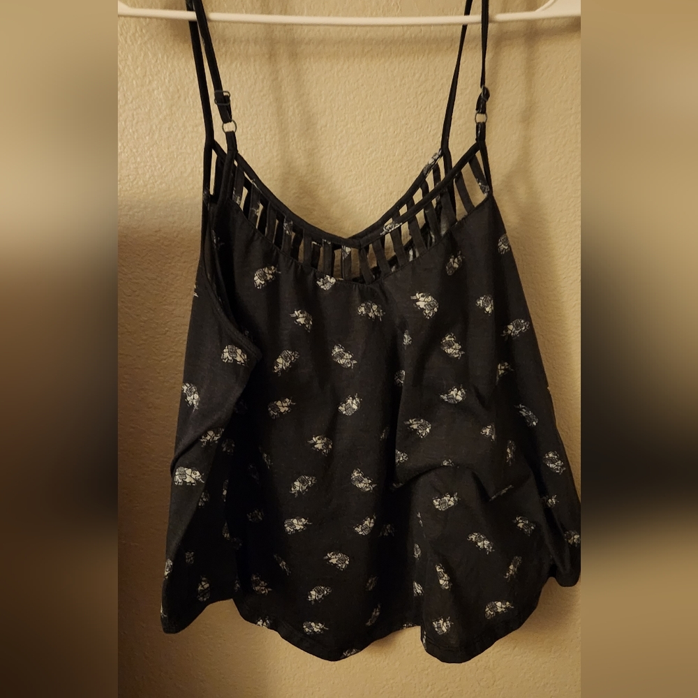 Mudd Spaghetti Strap Sleeveless navy Blue Floral Blouse in Size Large